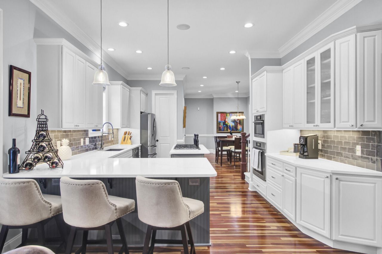 368 Evian Way Photo 18