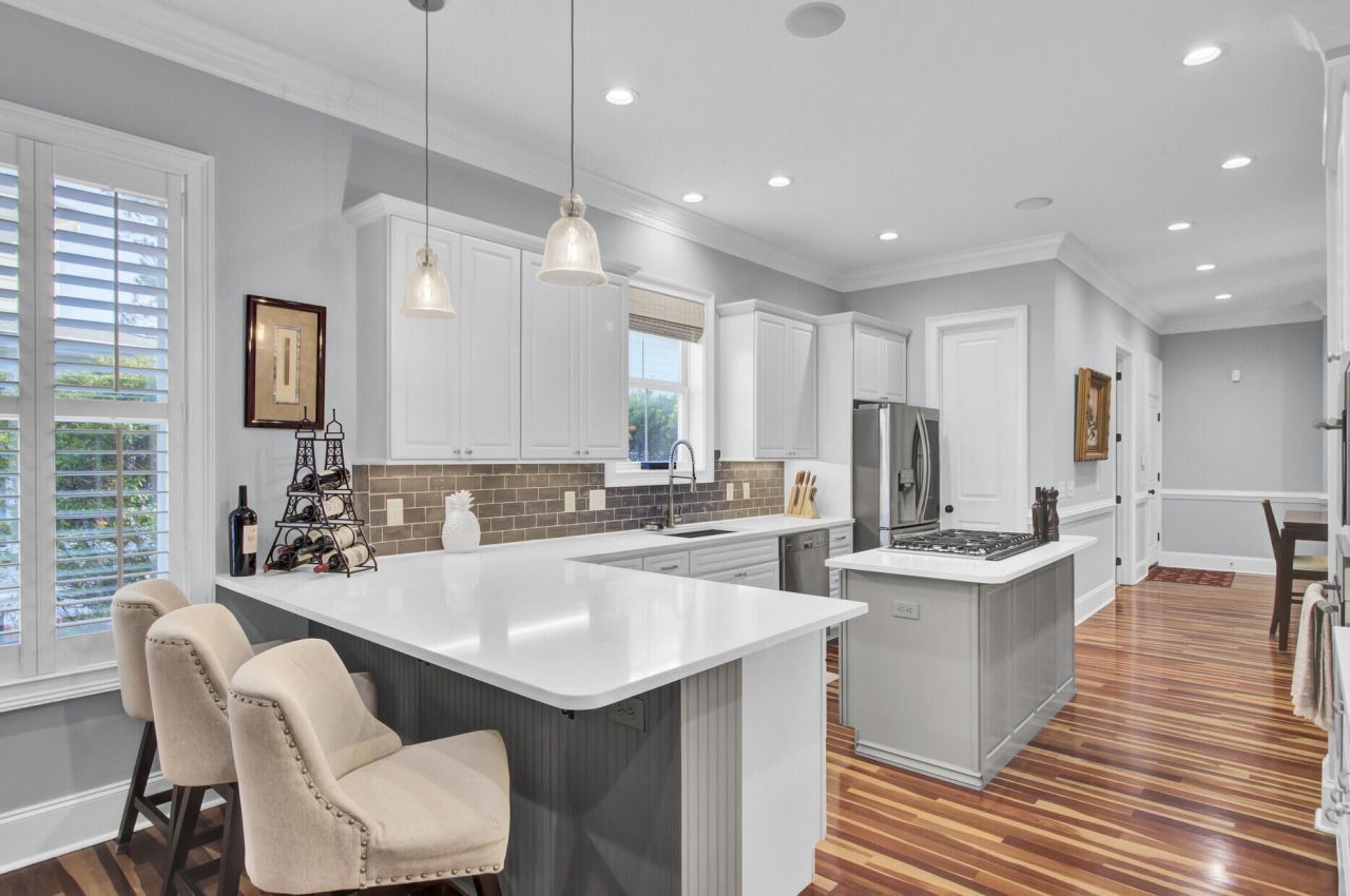 368 Evian Way Photo 19