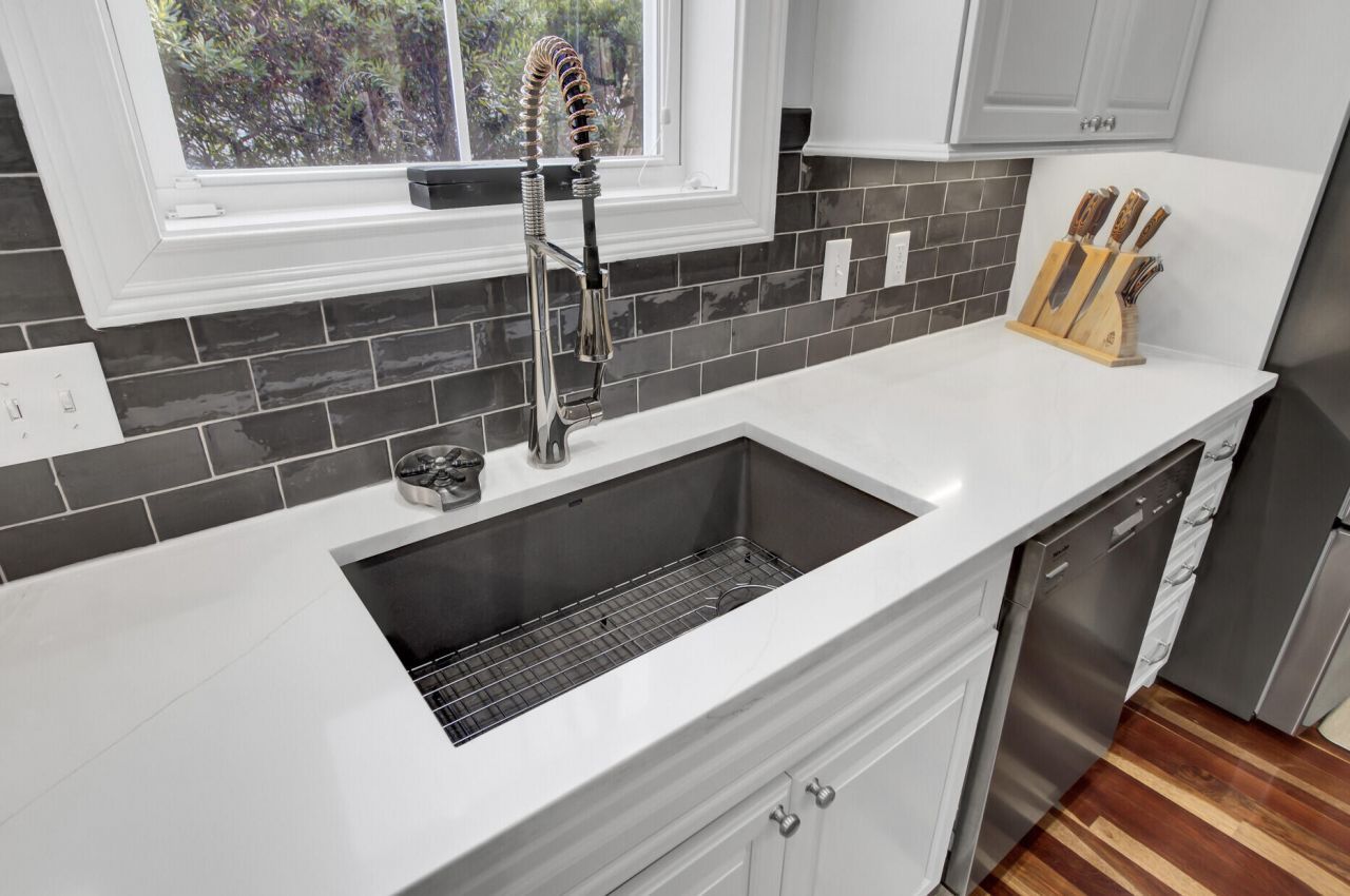 368 Evian Way Photo 20