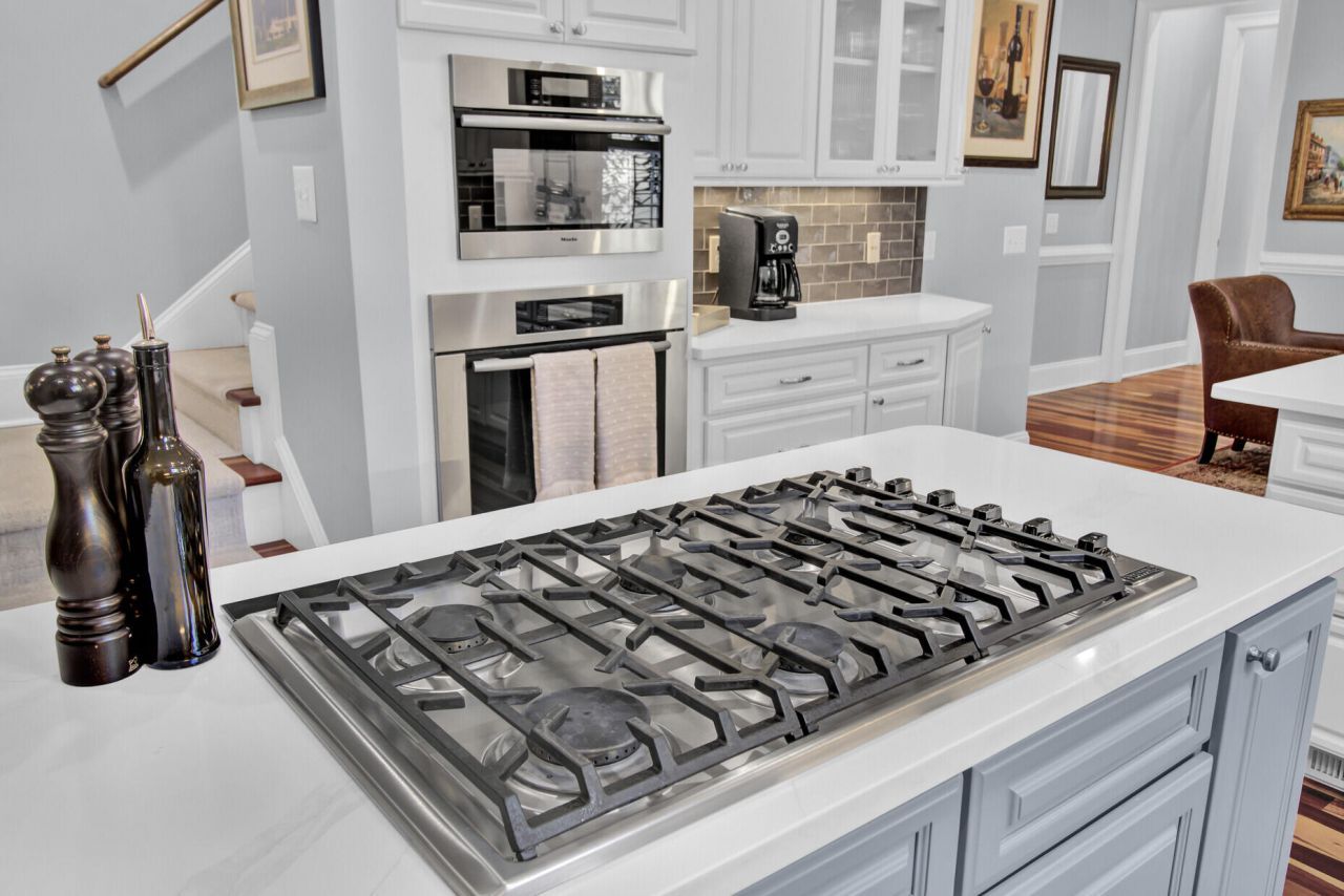 368 Evian Way Photo 21