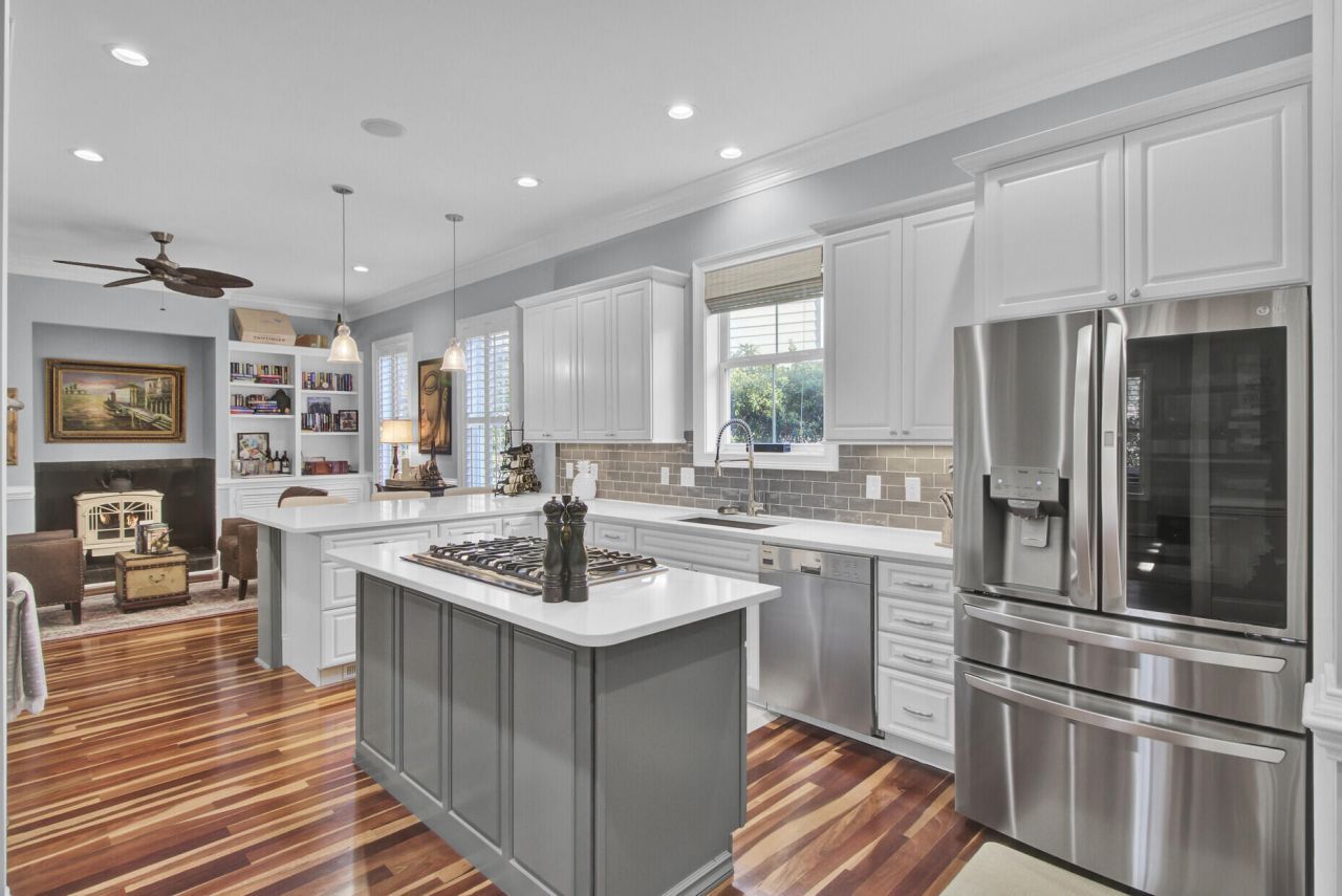 368 Evian Way Photo 22