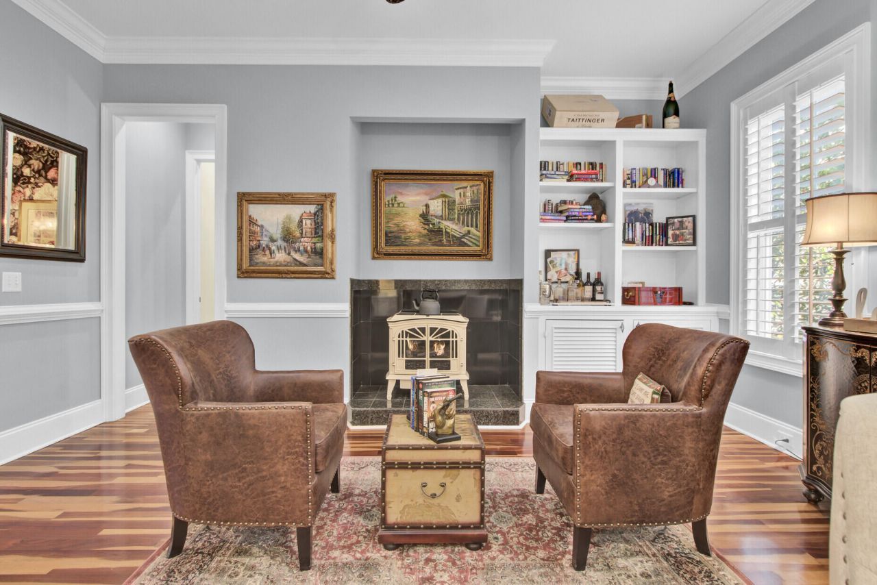 368 Evian Way Photo 24