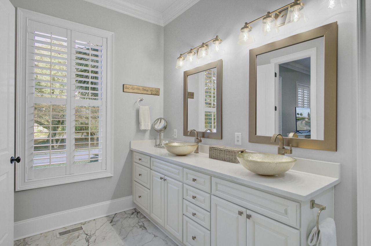 368 Evian Way Photo 29