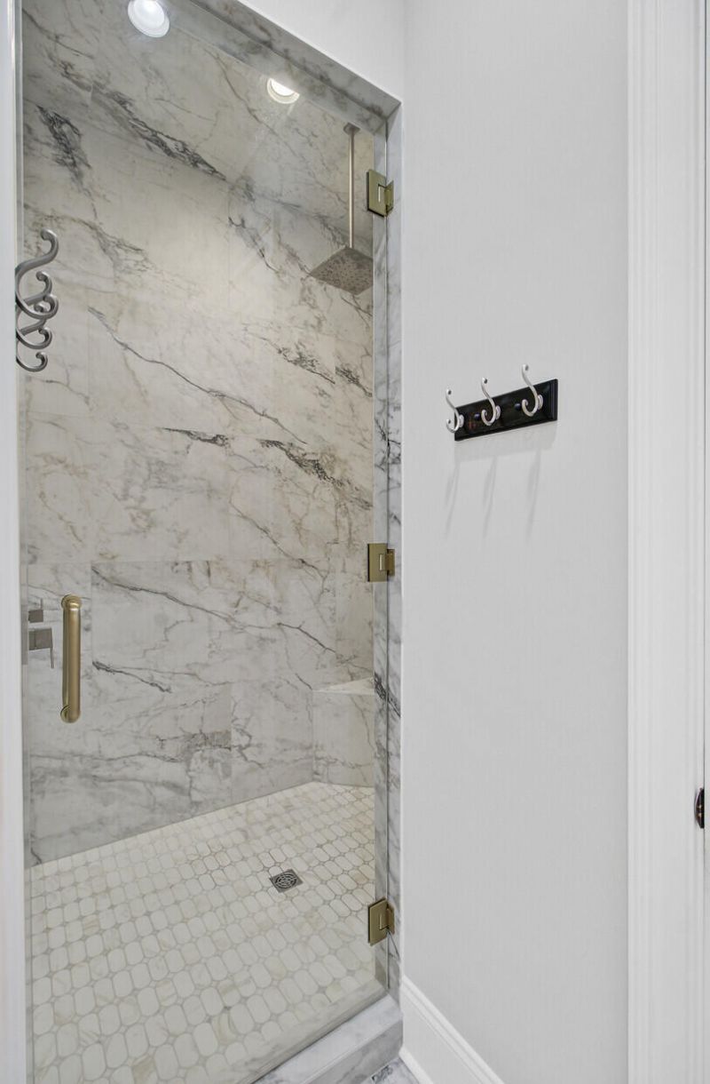 368 Evian Way Photo 33