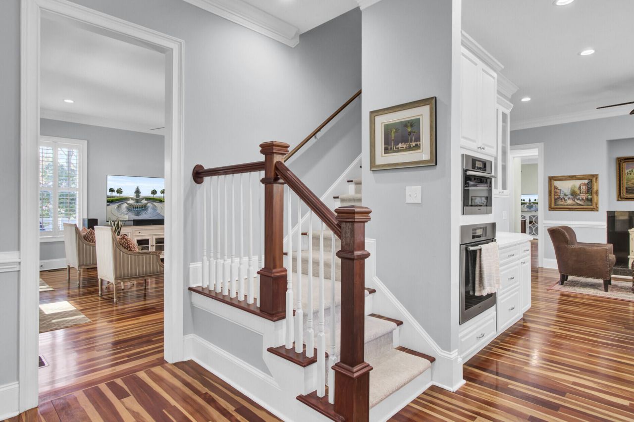 368 Evian Way Photo 36