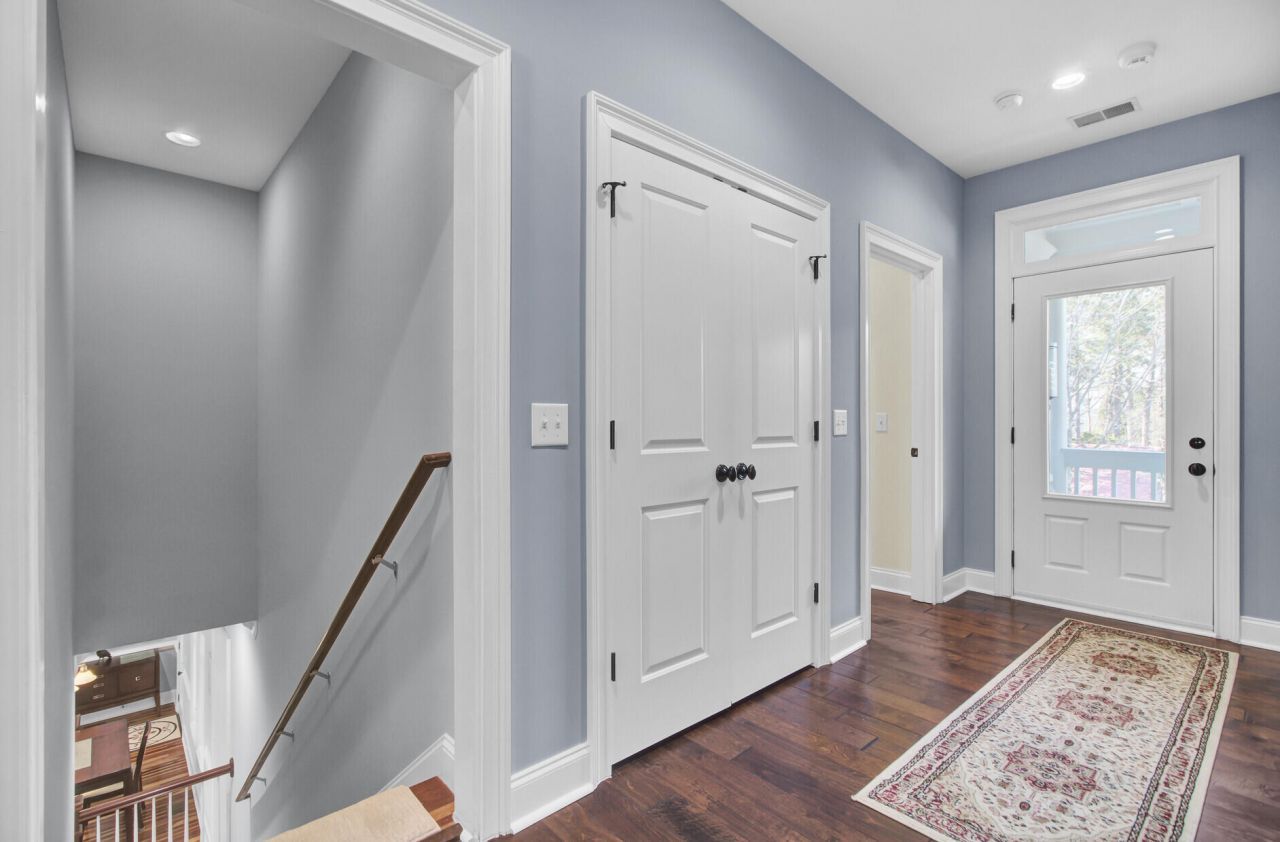 368 Evian Way Photo 37