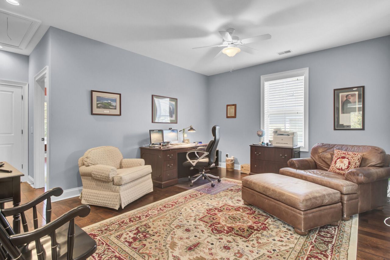 368 Evian Way Photo 39