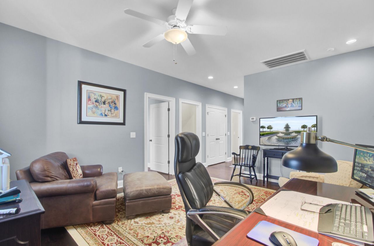 368 Evian Way Photo 40