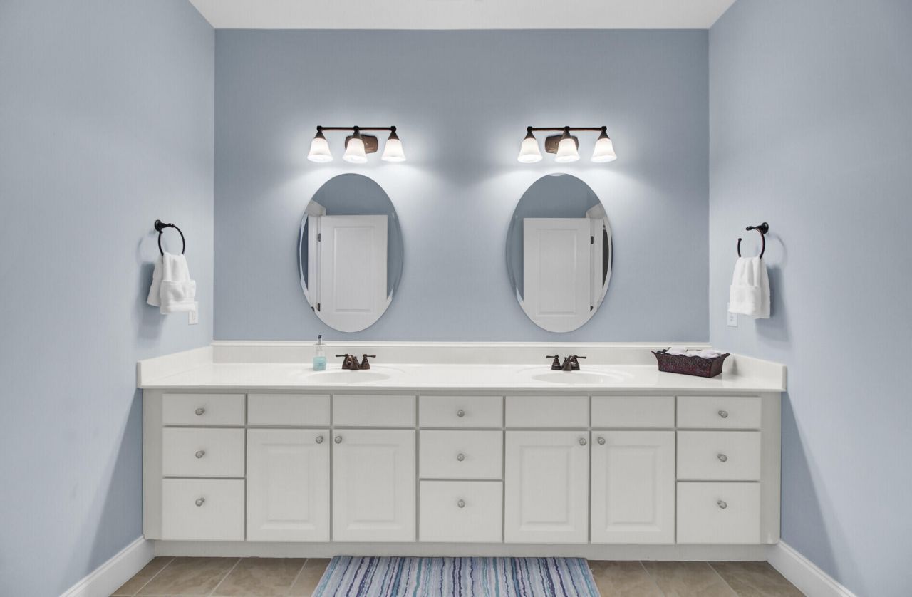 368 Evian Way Photo 41