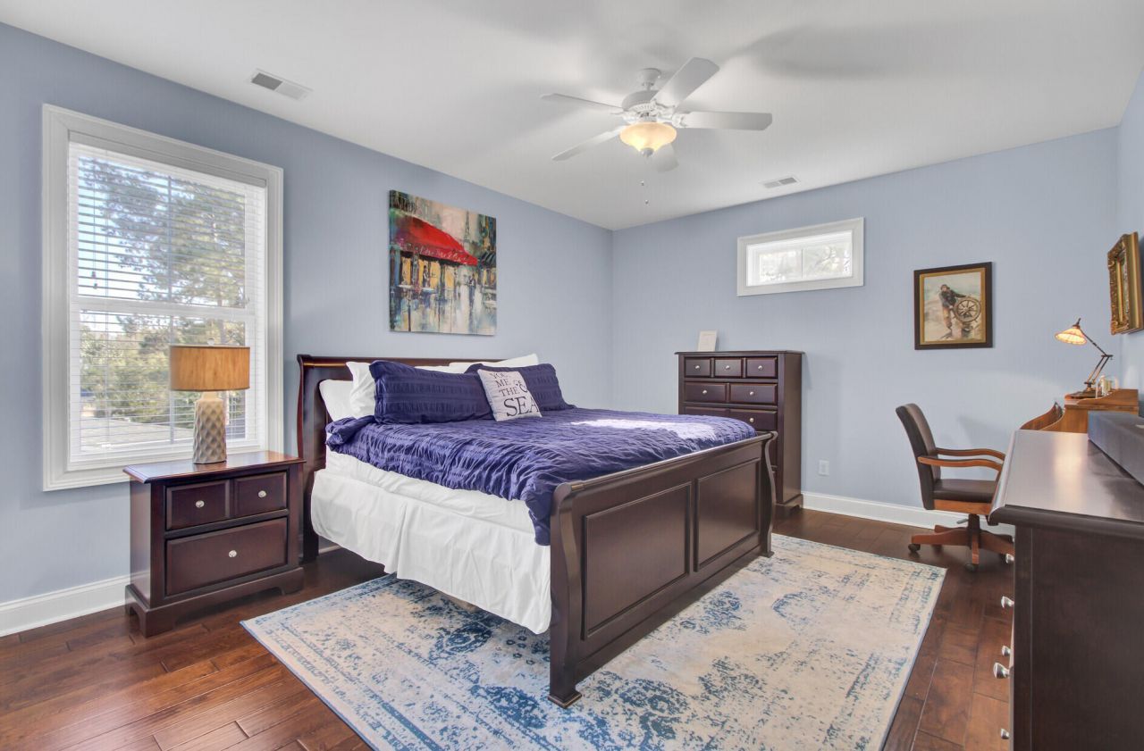 368 Evian Way Photo 43