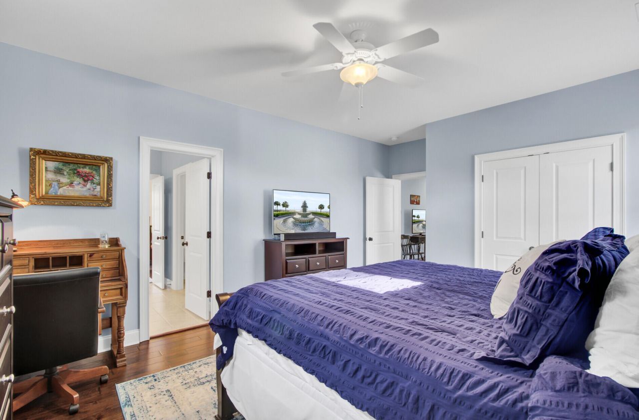 368 Evian Way Photo 44