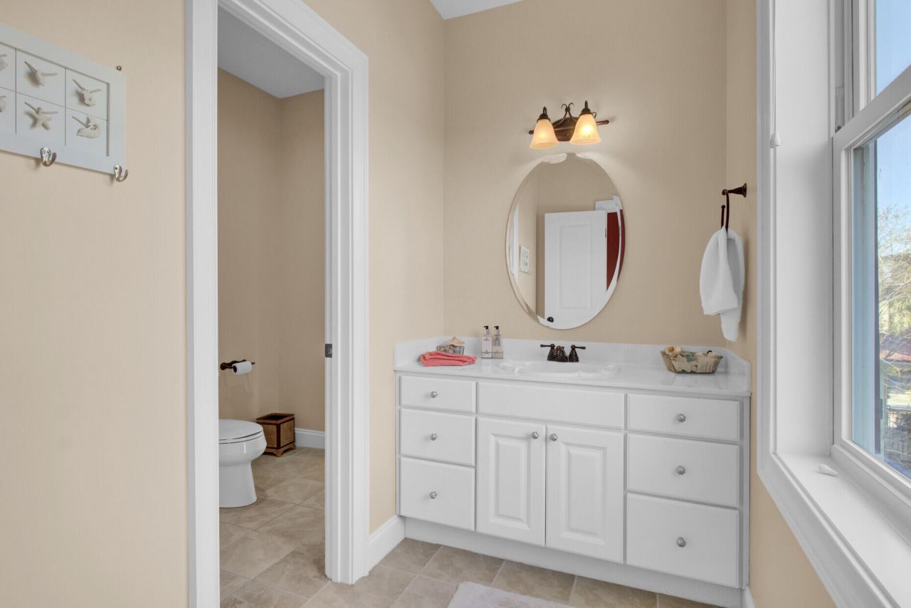 368 Evian Way Photo 45