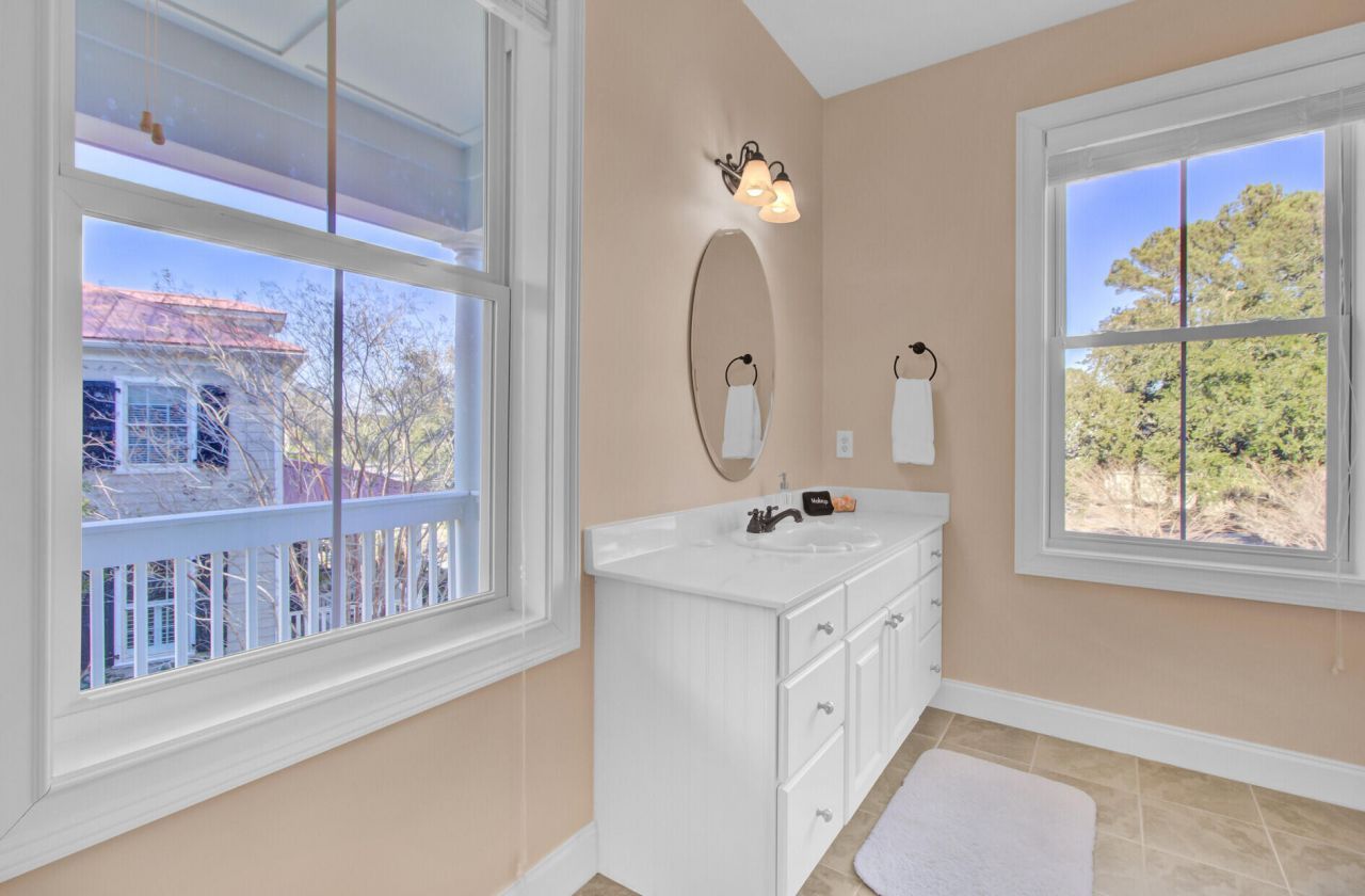 368 Evian Way Photo 47