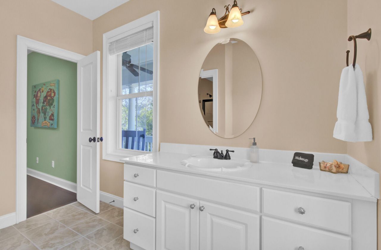 368 Evian Way Photo 48