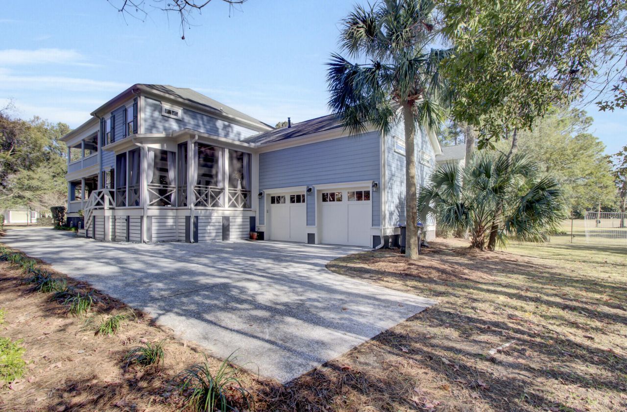 368 Evian Way Photo 52