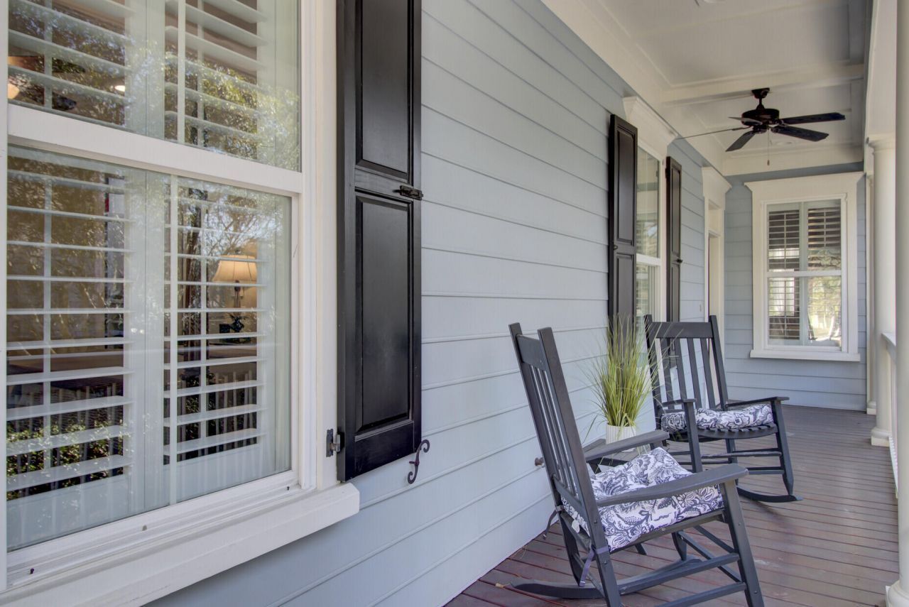 368 Evian Way Photo 8