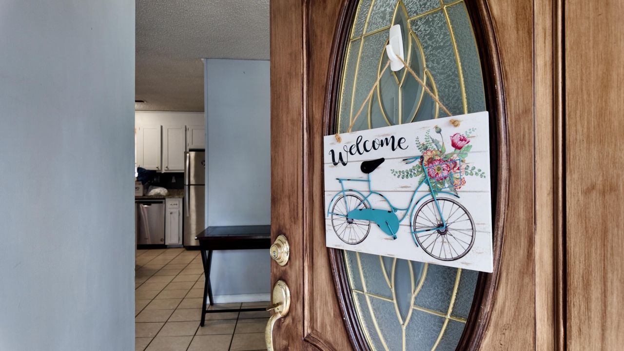 7702 Linsley Dr Drive Photo 3