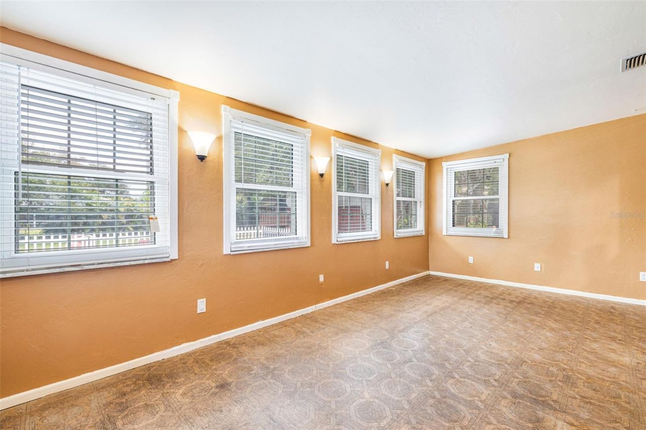 17371 Williamsburg Drive, North Fort Myers, FL 33917 Photo