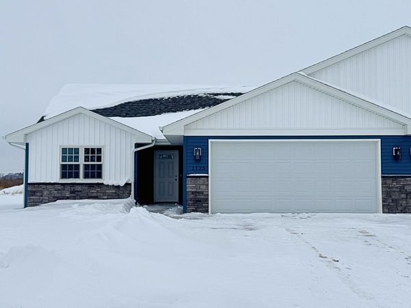 1125 Red Hawk Drive, Milton, WI 53563