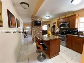 821 W 39 Pl, Hialeah, FL 33012 Photo