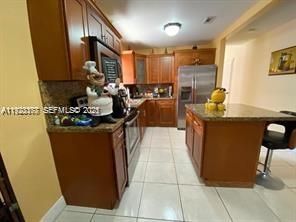 821 W 39 Pl, Hialeah, FL 33012 Photo