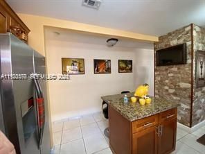 821 W 39 Pl, Hialeah, FL 33012 Photo