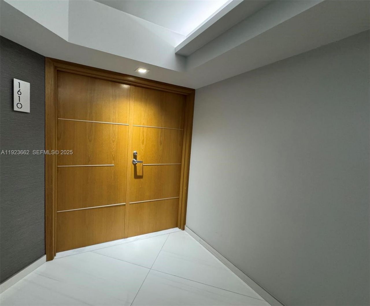 400 S Pointe Dr, Unit 1610, Miami Beach, FL 33139 Photo