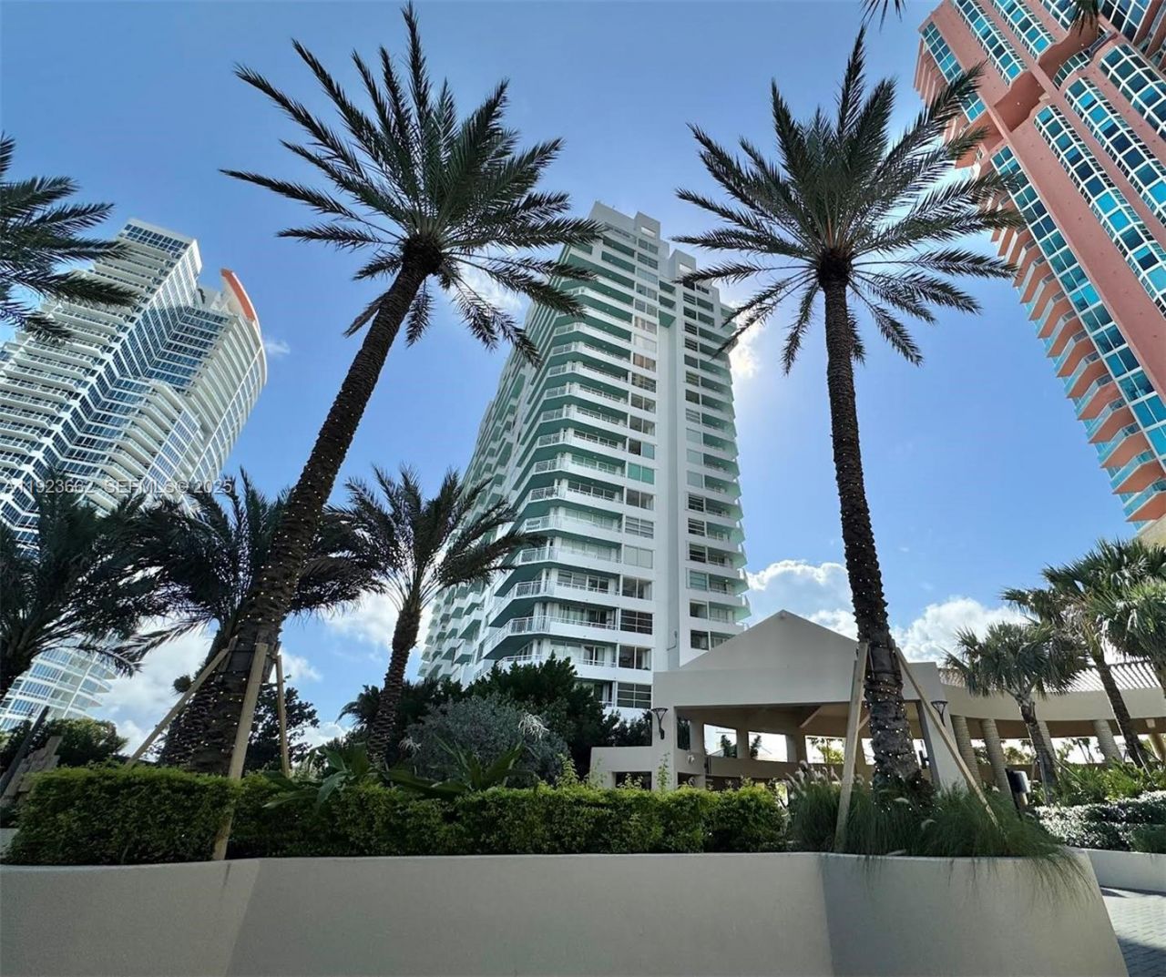 400 S Pointe Dr, Unit 1610, Miami Beach, FL 33139 Photo