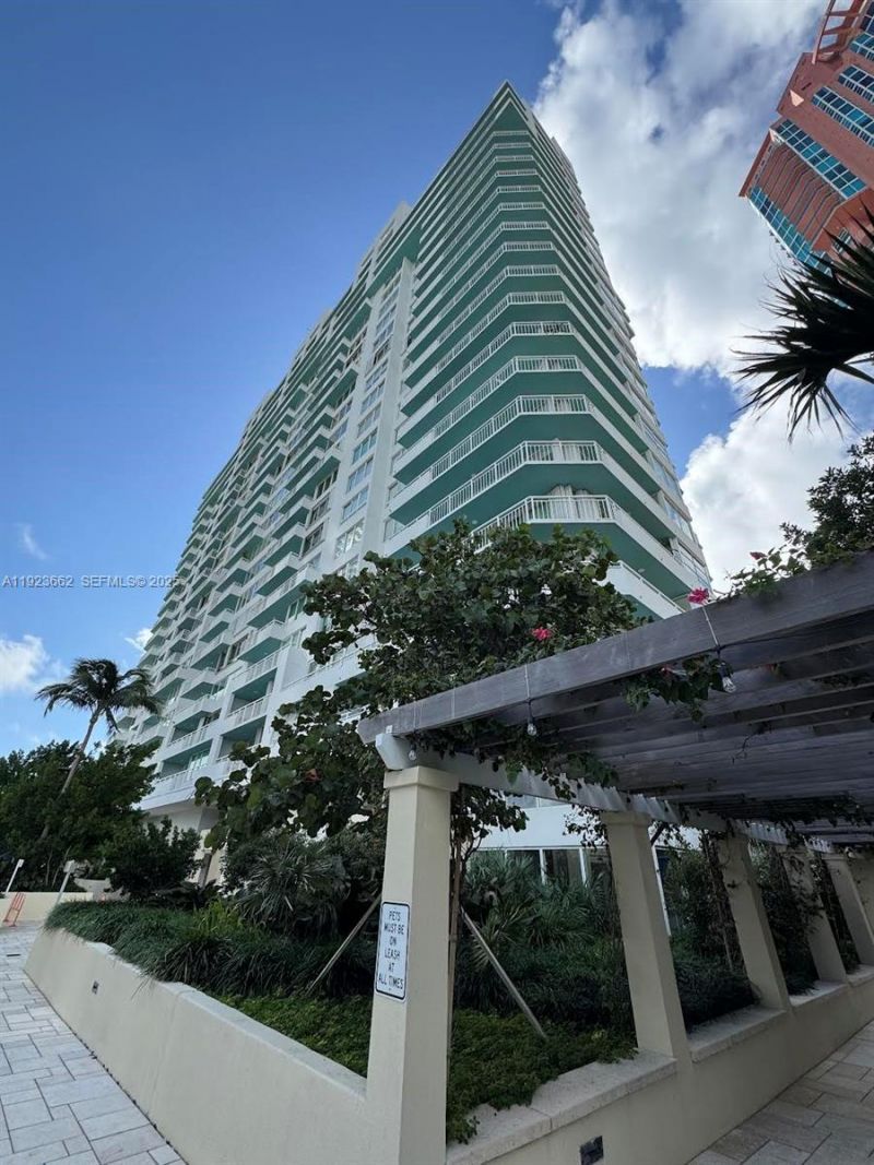 400 S Pointe Dr, Unit 1610, Miami Beach, FL 33139 Photo