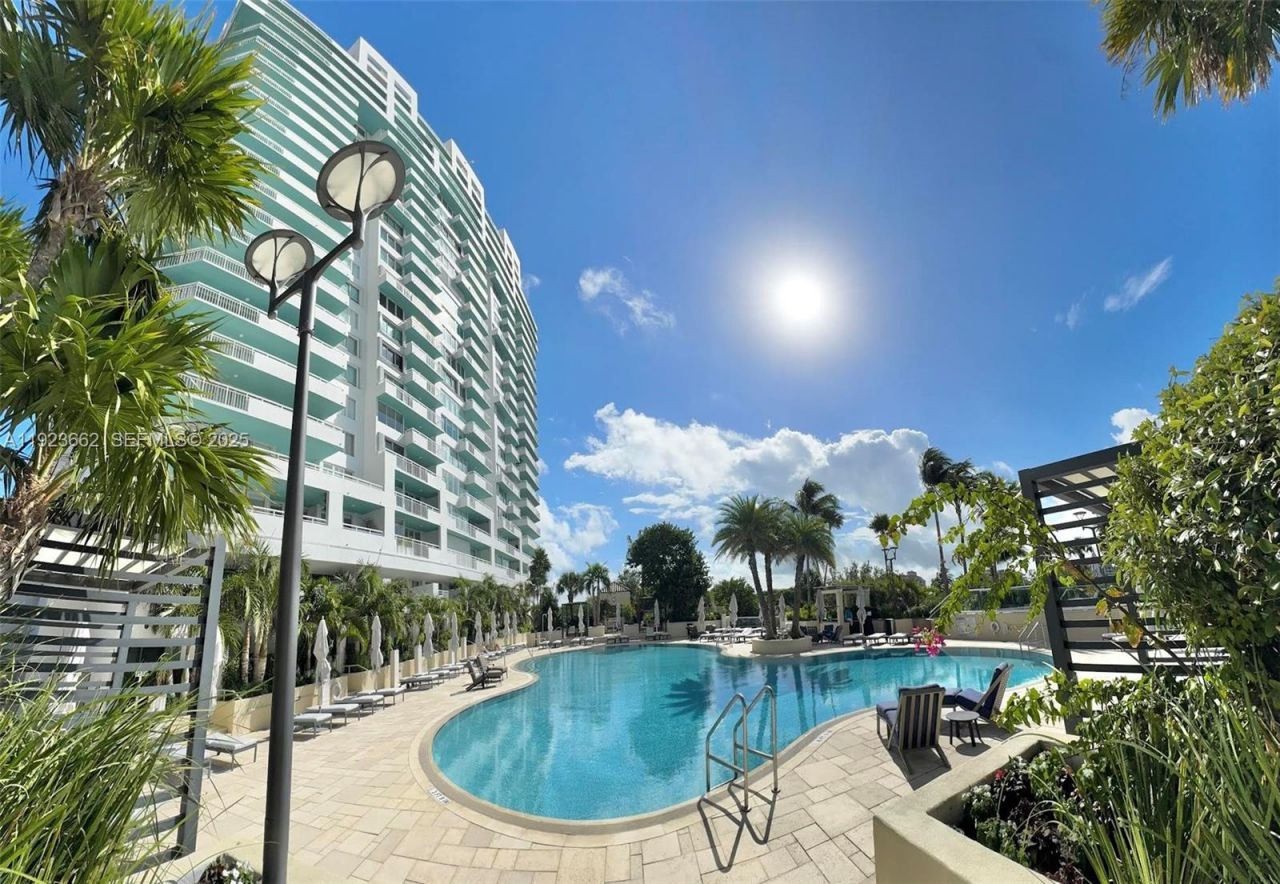 400 S Pointe Dr, Unit 1610, Miami Beach, FL 33139 Photo