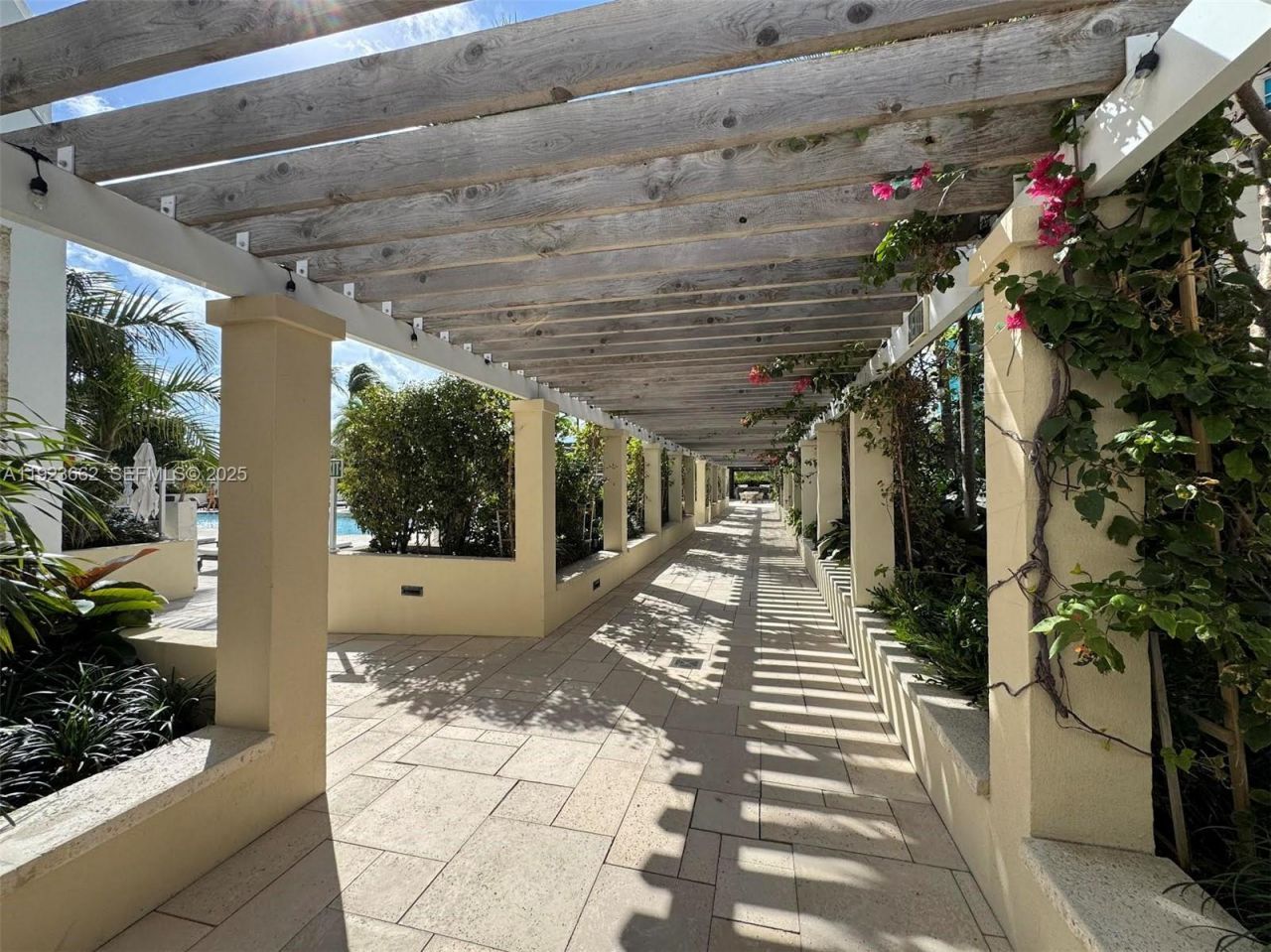 400 S Pointe Dr, Unit 1610, Miami Beach, FL 33139 Photo