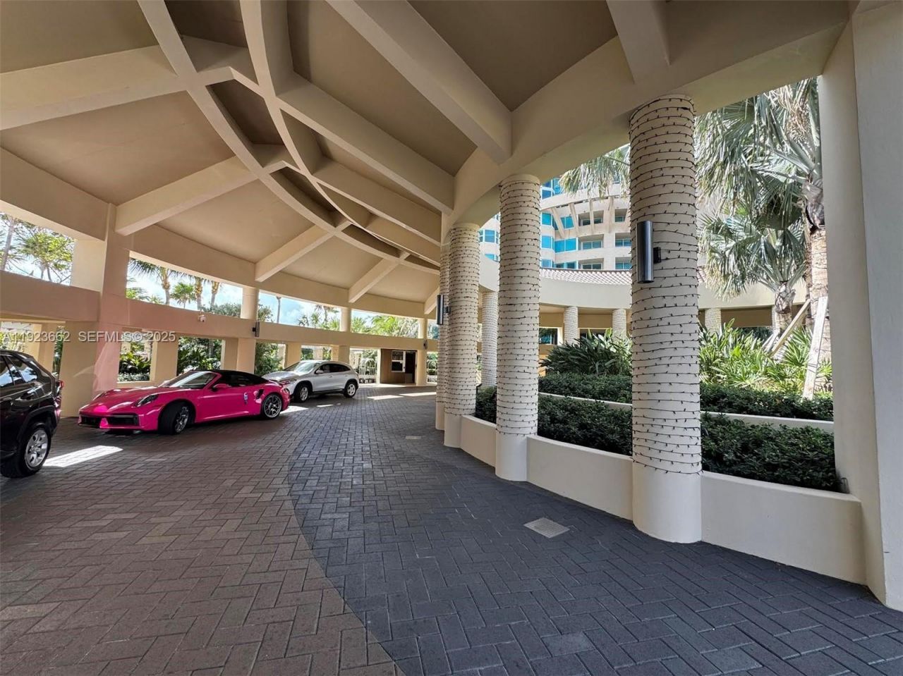 400 S Pointe Dr, Unit 1610, Miami Beach, FL 33139 Photo