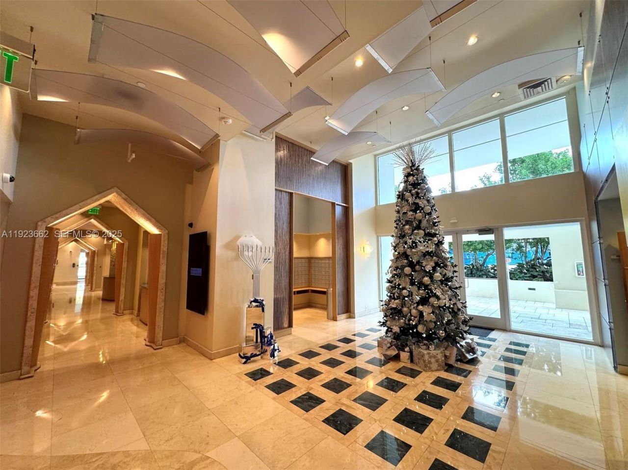 400 S Pointe Dr, Unit 1610, Miami Beach, FL 33139 Photo