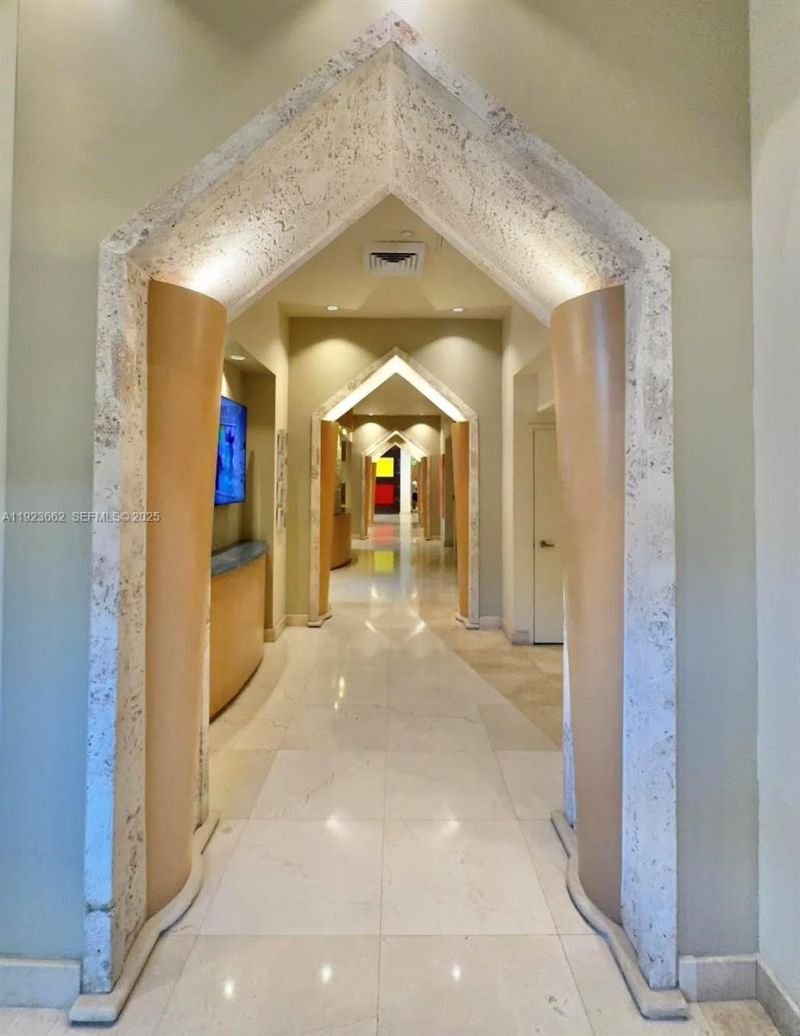 400 S Pointe Dr, Unit 1610, Miami Beach, FL 33139 Photo