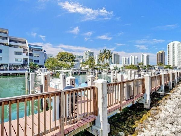 400 Kings Point Dr, Unit 1522, Sunny Isles Beach, FL 33160