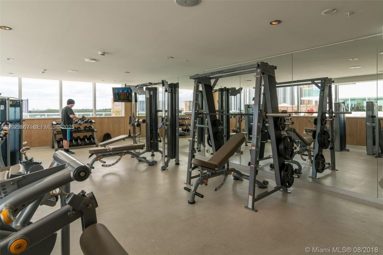 400 Sunny Isles Blvd, Unit 1019, Sunny Isles Beach, FL 33160 Photo