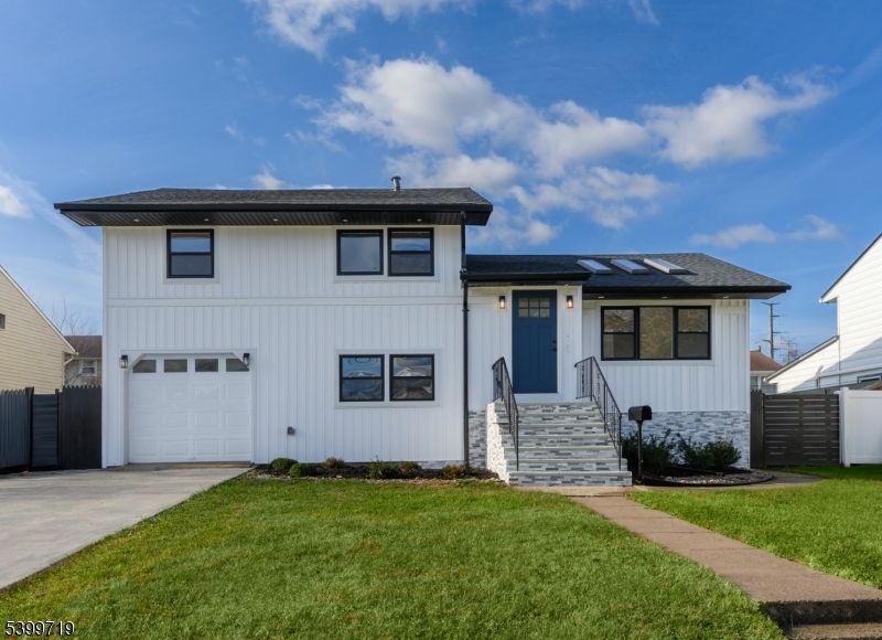 537 Ford Ave, Woodbridge, NJ 08863 Main Photo