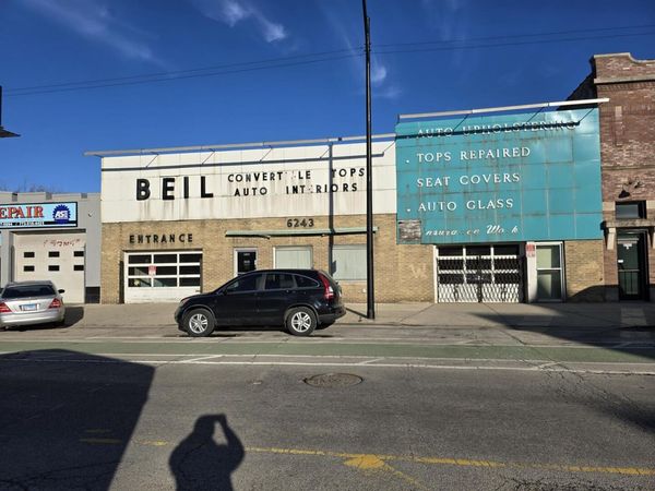 6247 N Clark Street, Chicago, IL 60660