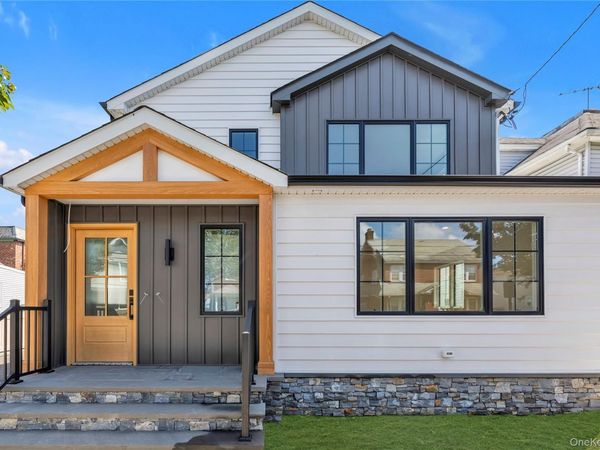 157 Lincoln Avenue, Unit 2, Mineola, NY 11501