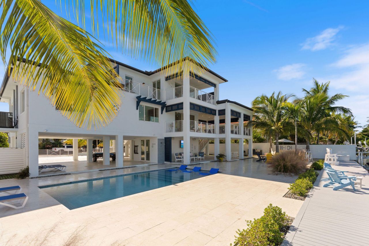 16745 Tamarind Road, Sugarloaf, FL 33042 Photo