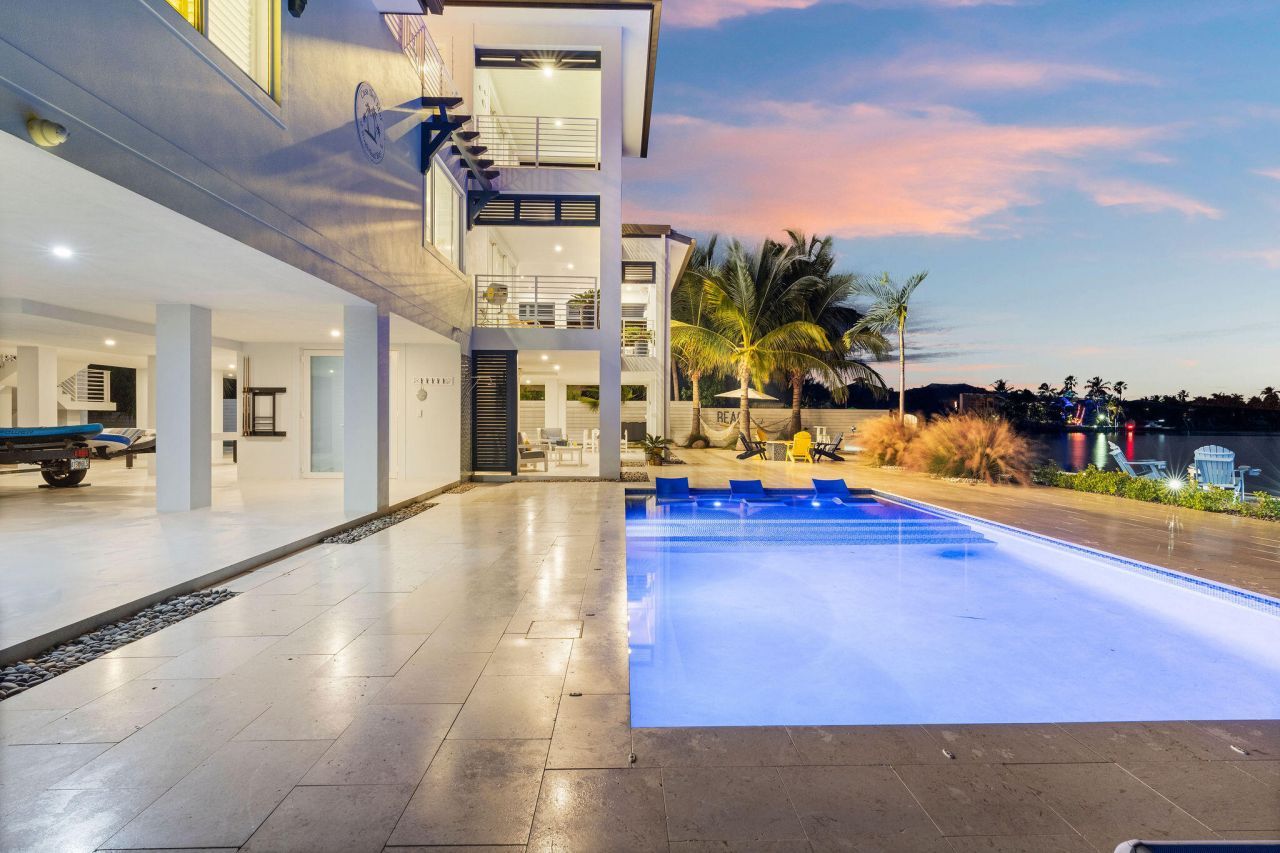 16745 Tamarind Road, Sugarloaf, FL 33042 Photo