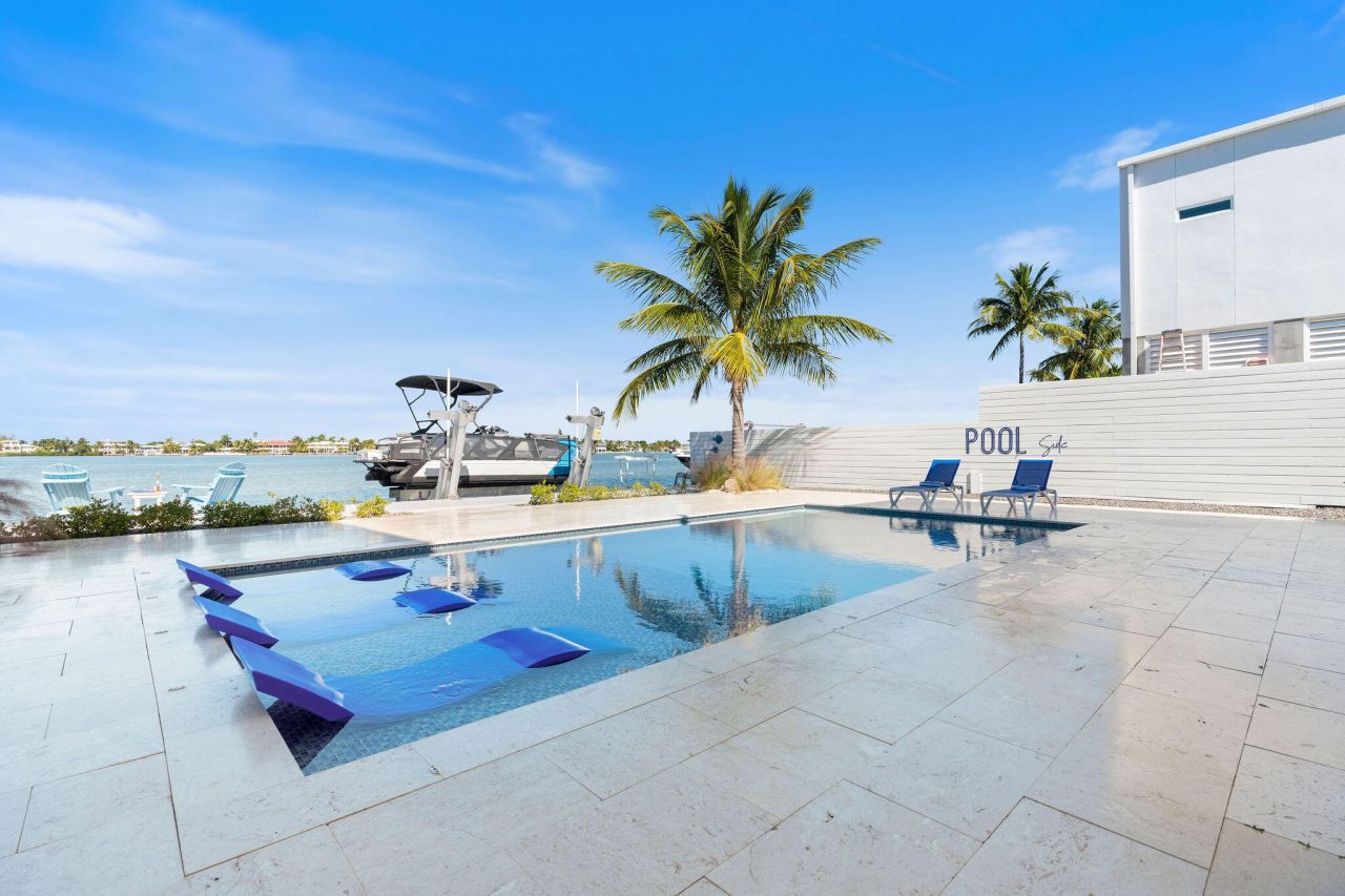 16745 Tamarind Road, Sugarloaf, FL 33042 Photo