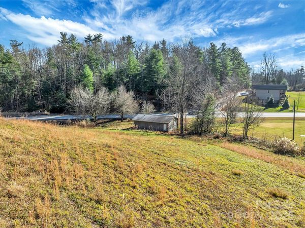 283 Ozone Drive , Saluda, NC 28773