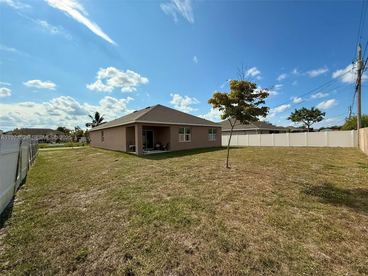 517 SW Lacroix Ave, Port Saint Lucie, FL 34953 Photo