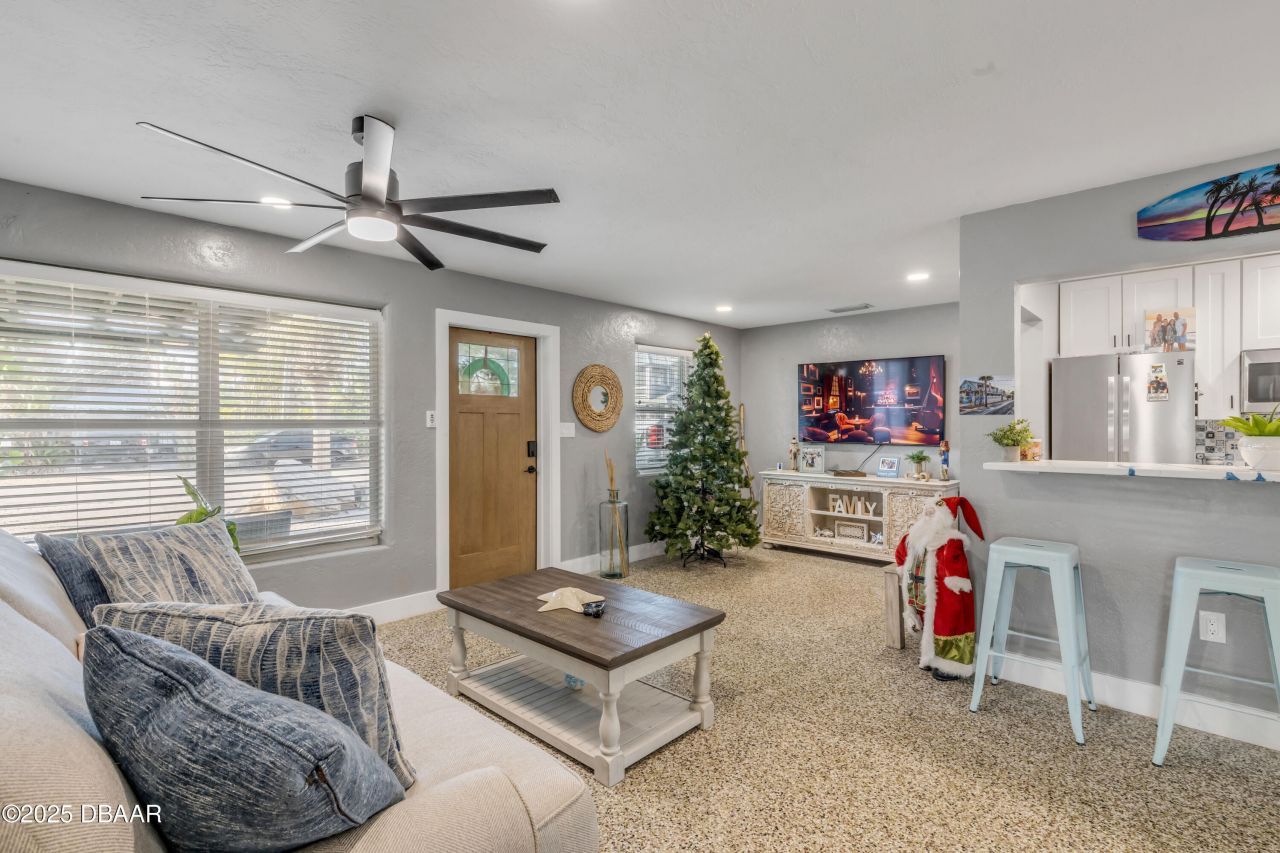 402 Lincoln Avenue, New Smyrna Beach, FL 32169 Photo