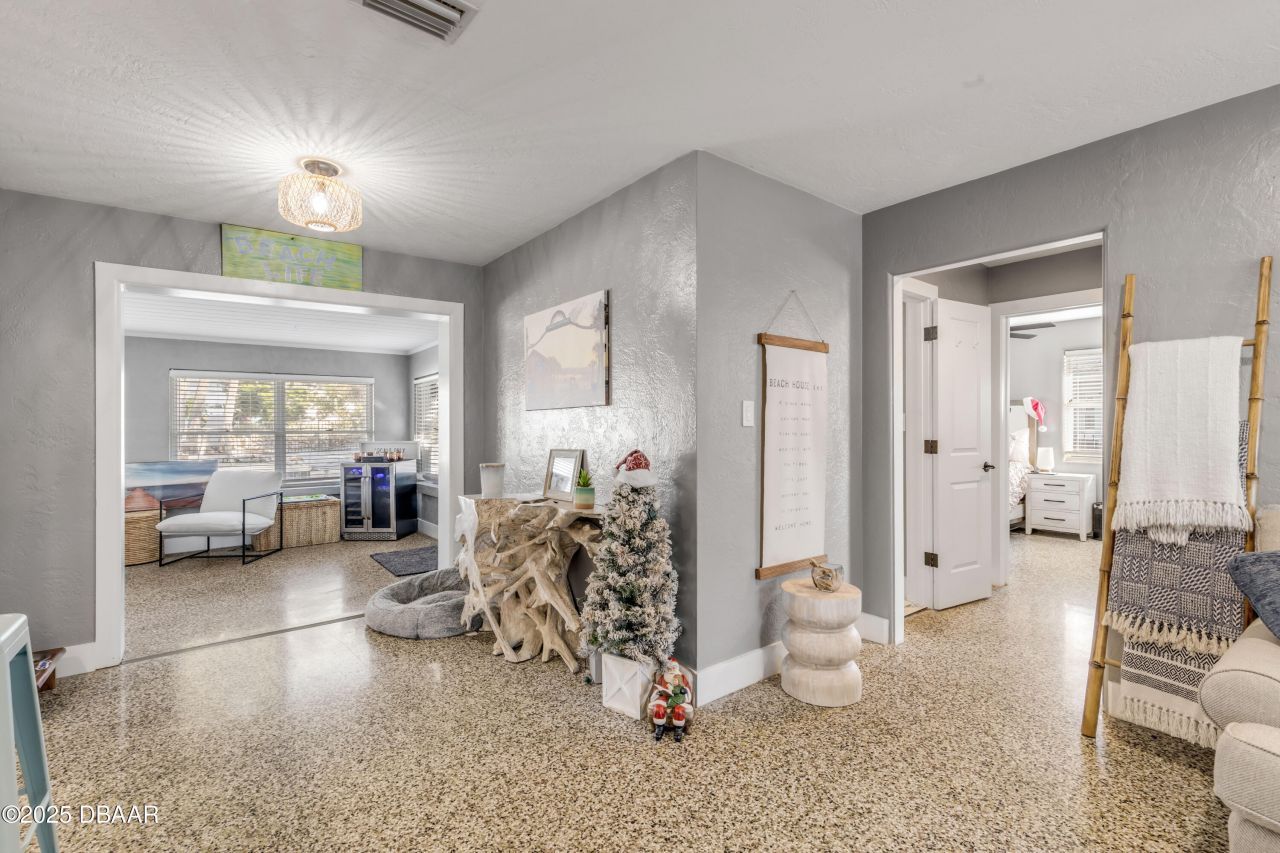 402 Lincoln Avenue, New Smyrna Beach, FL 32169 Photo