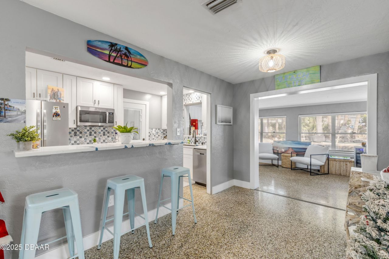 402 Lincoln Avenue, New Smyrna Beach, FL 32169 Photo