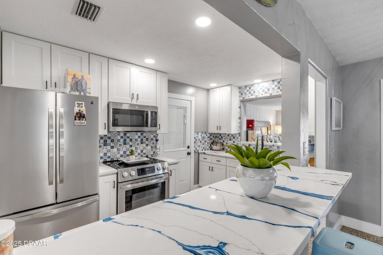 402 Lincoln Avenue, New Smyrna Beach, FL 32169 Photo