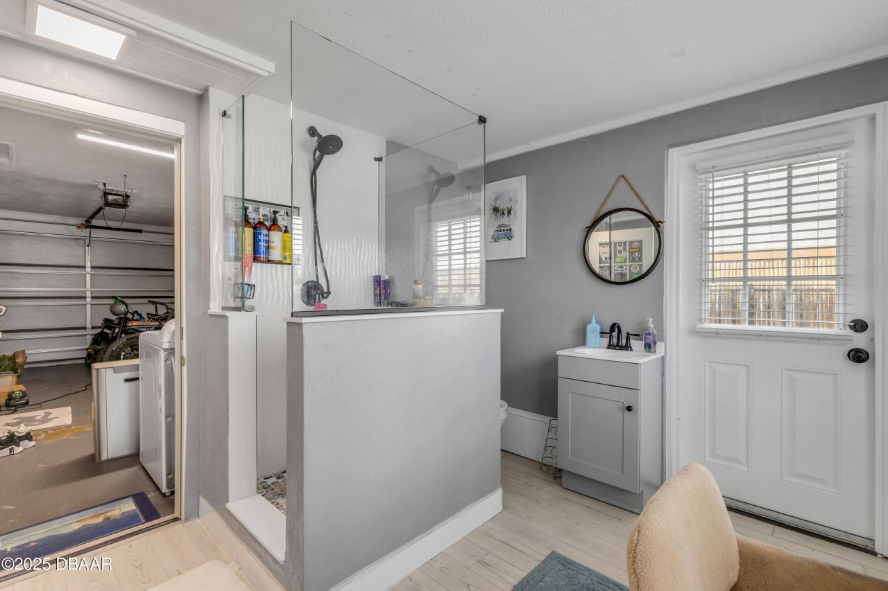 402 Lincoln Avenue, New Smyrna Beach, FL 32169 Photo