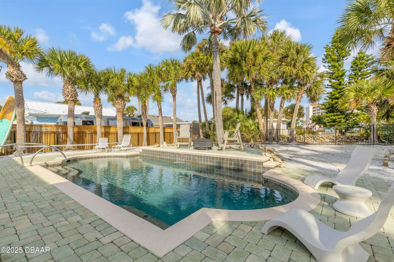 402 Lincoln Avenue, New Smyrna Beach, FL 32169 Photo